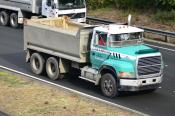 Ford L9000, L J & T Mcwatts,  Takanini