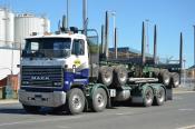 Mack Ultraliner,  Linfox,  Mt Maunganui