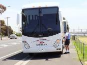 yarra river, tourist coach.