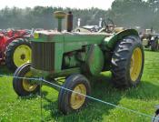 John Deere - 830 Desil