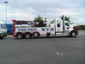 Kenworth Recovery Vehicle On Thurrock Services