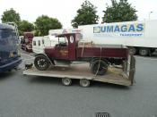 TW 2736 1927 Morris On Ferrybridge Services.