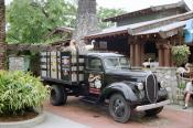 Ford,  Disney World.