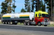 Freightliner,  Linfox