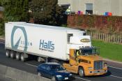 Freightliner,  Halls Transport,  Manakau City
