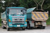 Pair of Hino 700 - Soon Li Heng